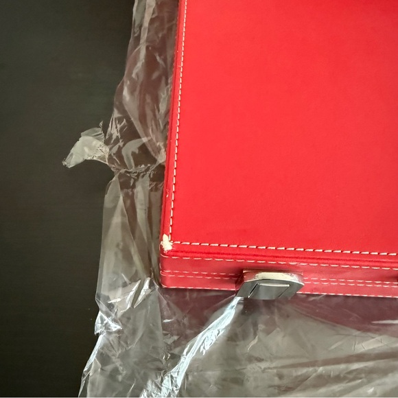 NEW 15" Red Leatherette Backgammon Game Set Black & Red Velour Inlay Board - Picture 13 of 14